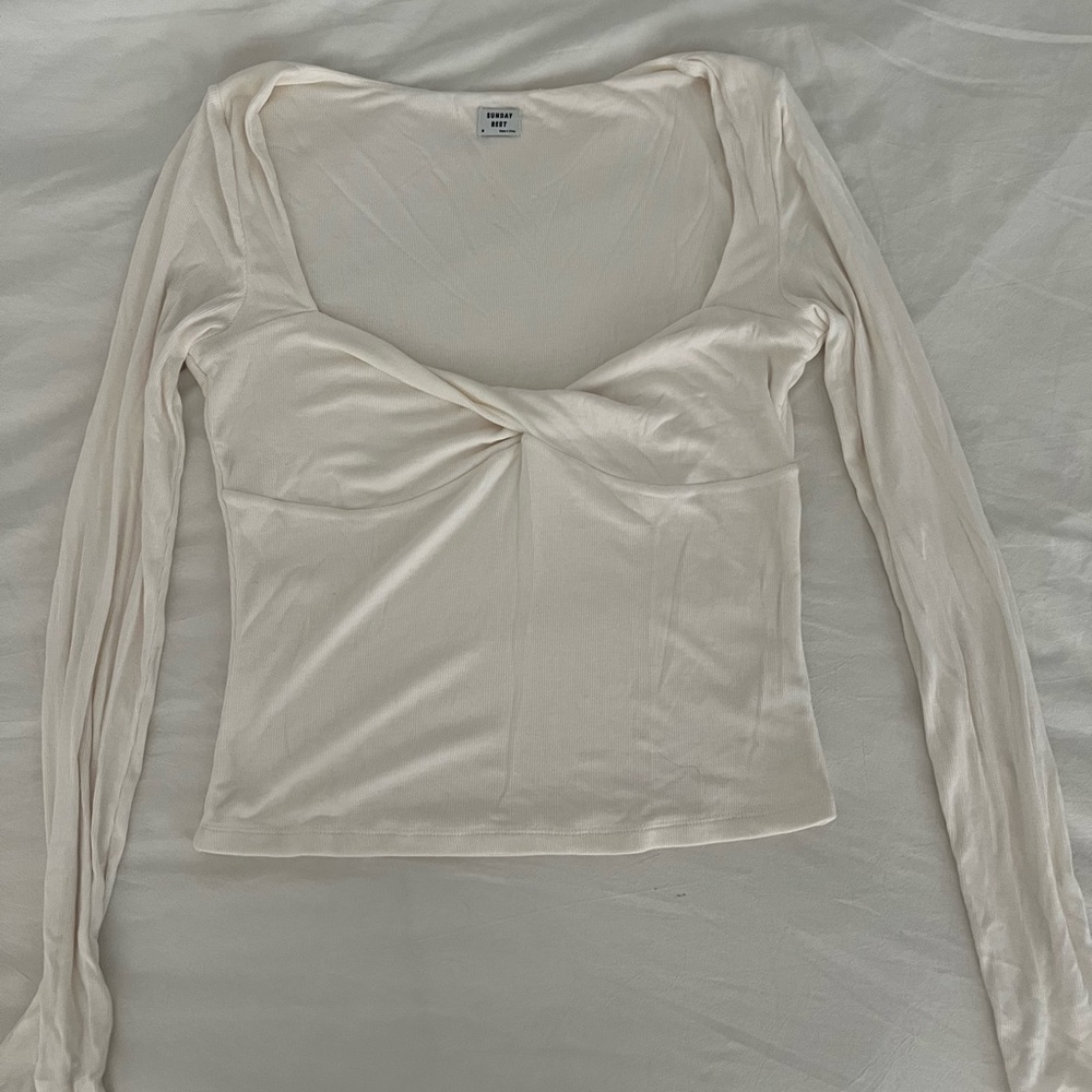 Aritzia Lula Long Sleeve Top Size M - sweetheart neckline
